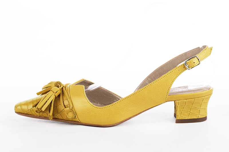 Yellow women's open back shoes, with a knot. Tapered toe. Low kitten heels. Profile view - Florence KOOIJMAN